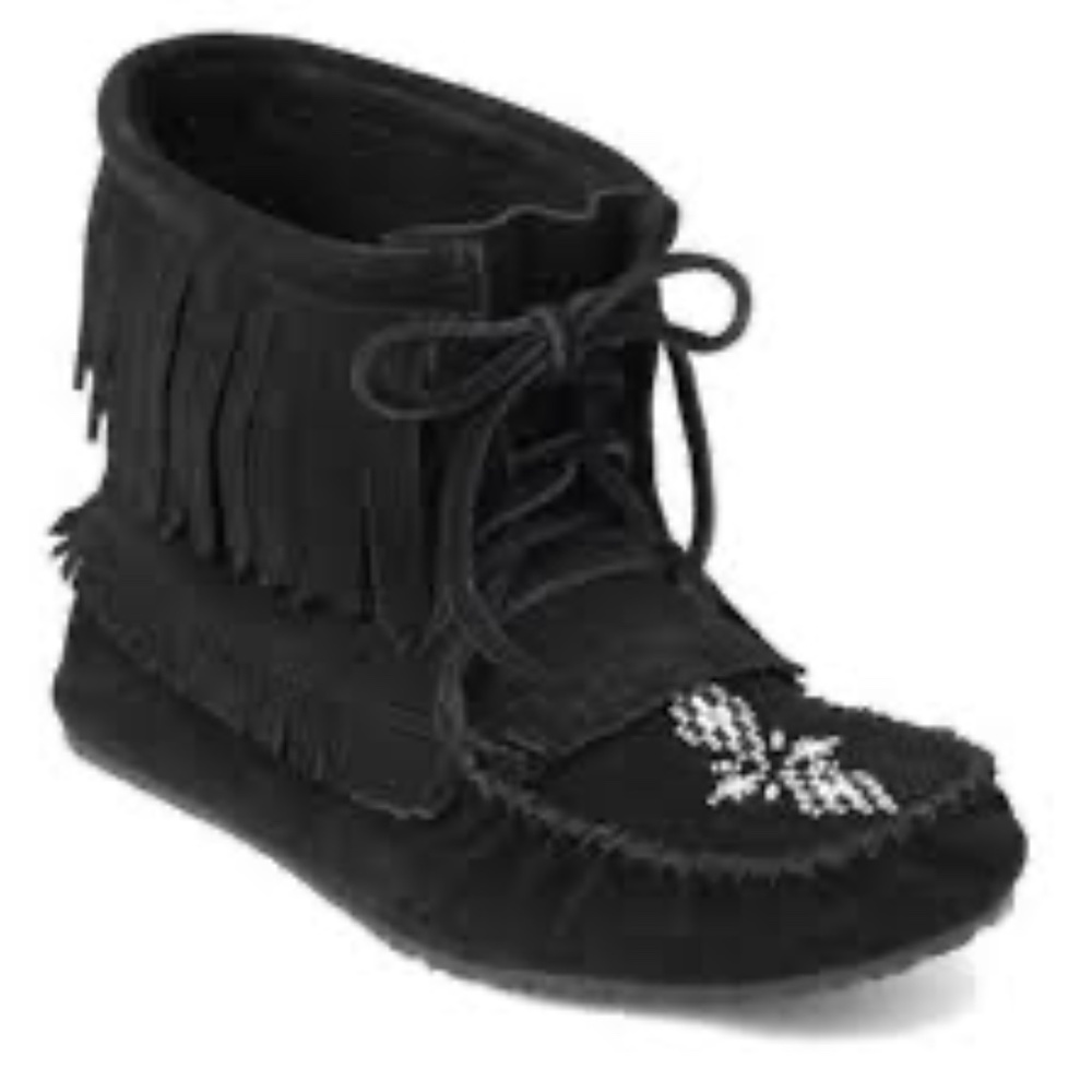 Manitobah Mukluks Size 6